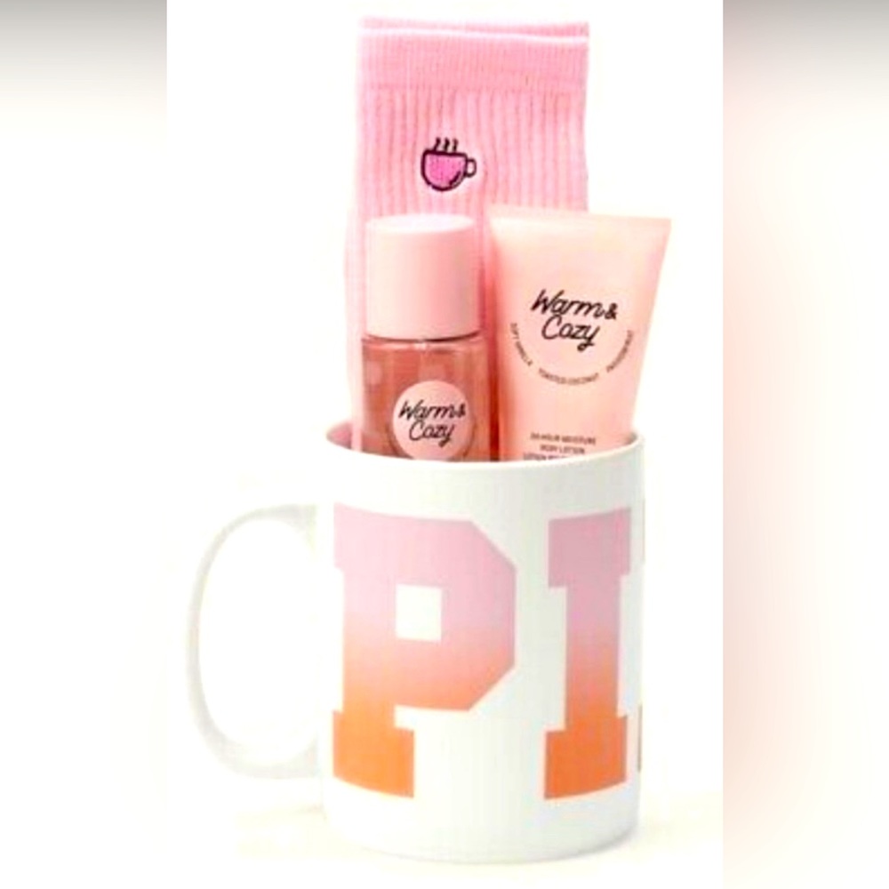BNWT VS PINK WARM AND COZY GIFT SET